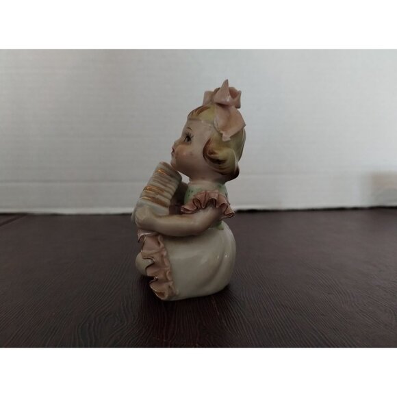 Vintage Ceramic Figurine Of Girl With Accordion & Pink Bow - Picture 2 of 7